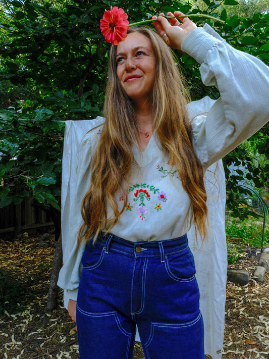 Scabiosa Flower Emroidered Gauze Blouse