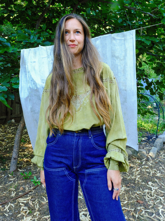 Marigold & Iron Silk Shoulder Seamless Blouse