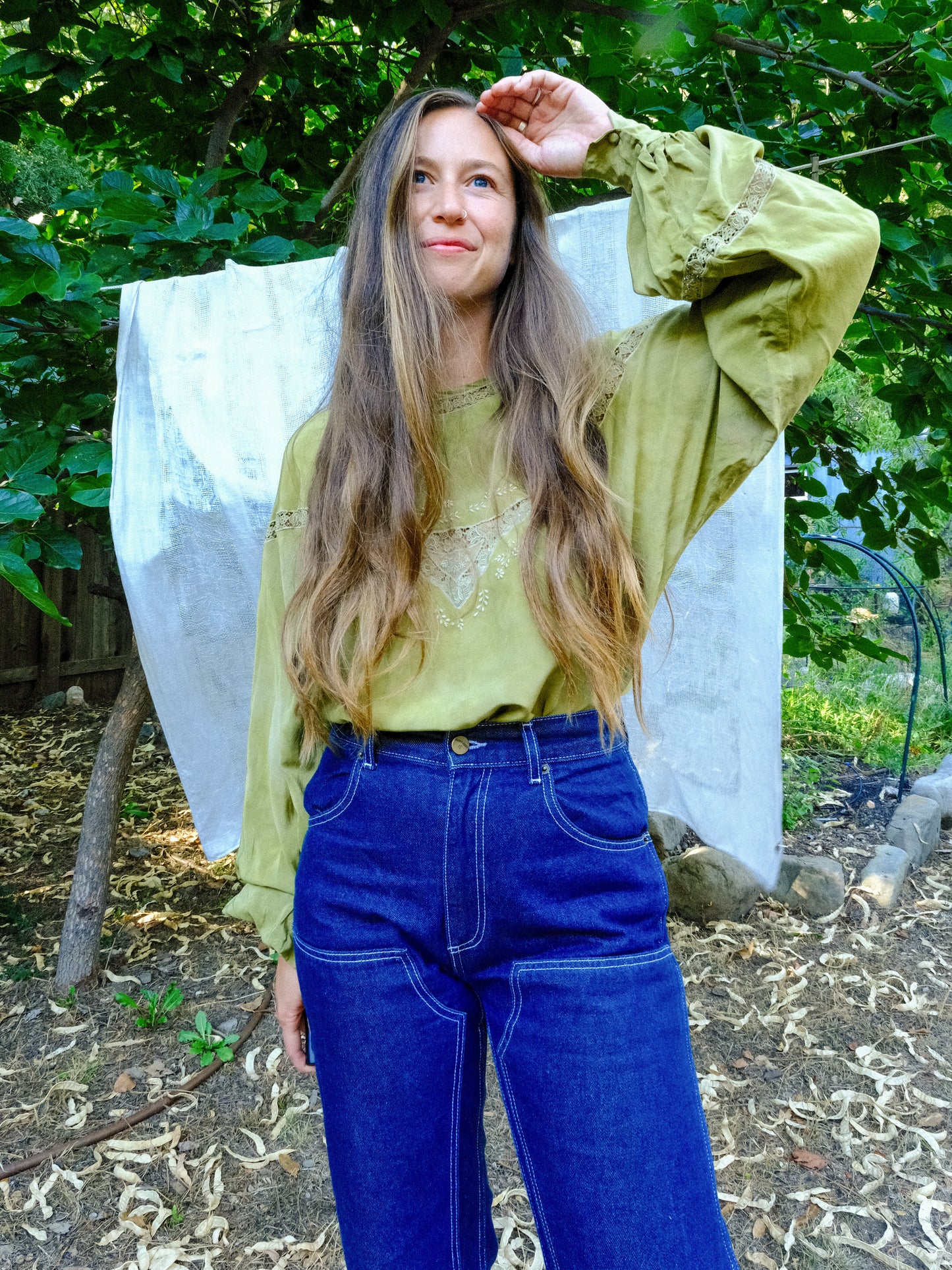 Marigold & Iron Silk Shoulder Seamless Blouse