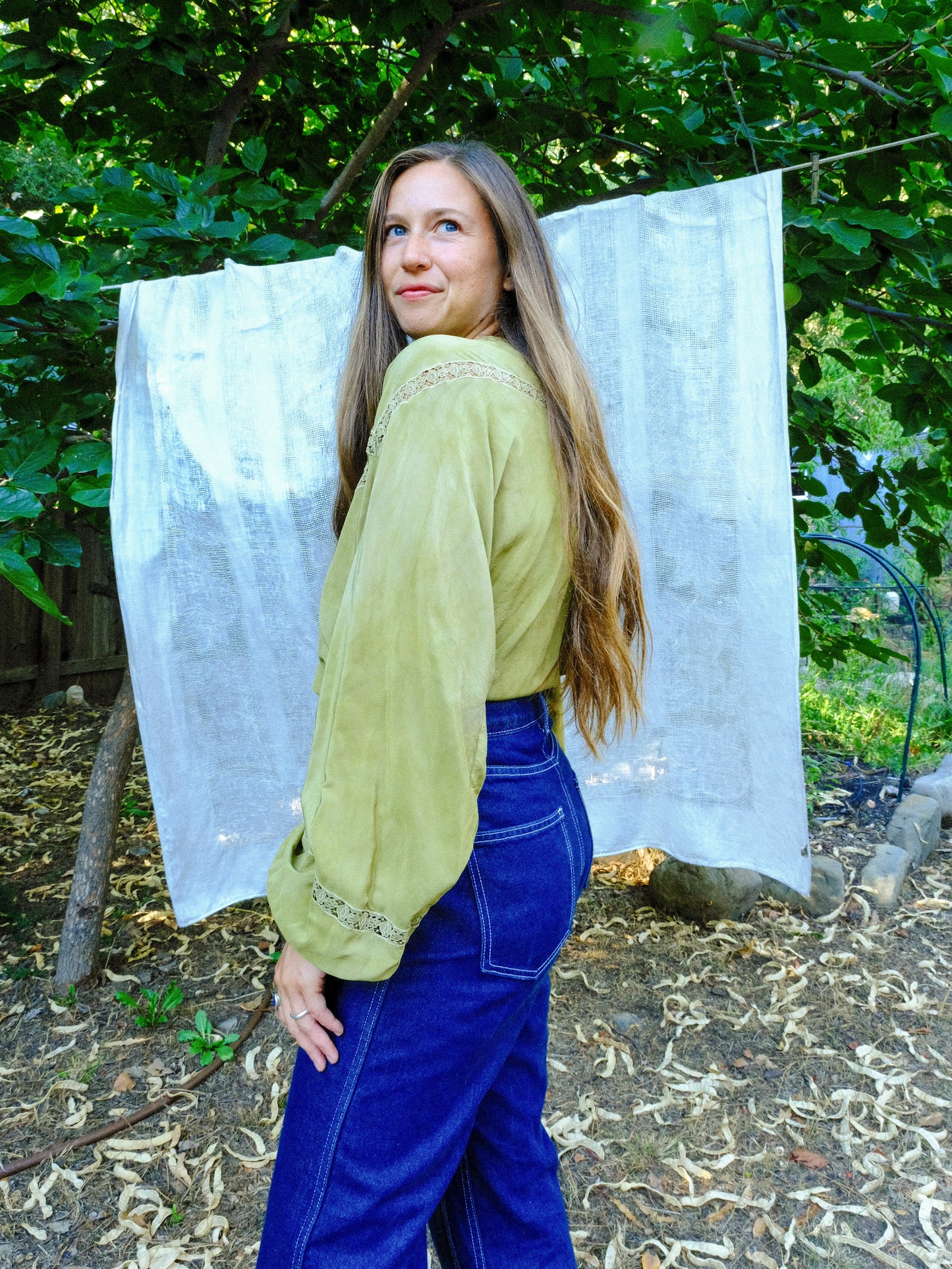 Marigold & Iron Silk Shoulder Seamless Blouse