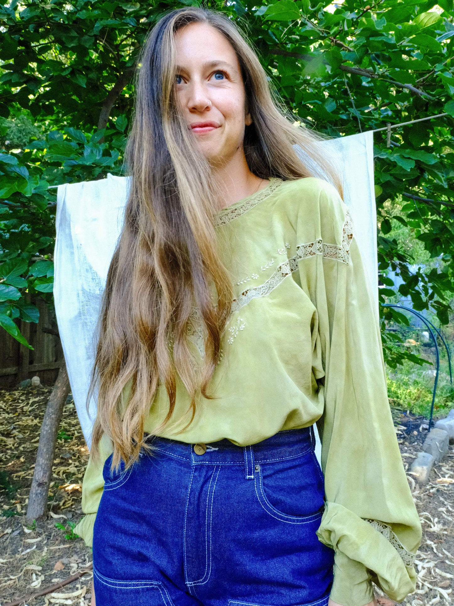 Marigold & Iron Silk Shoulder Seamless Blouse