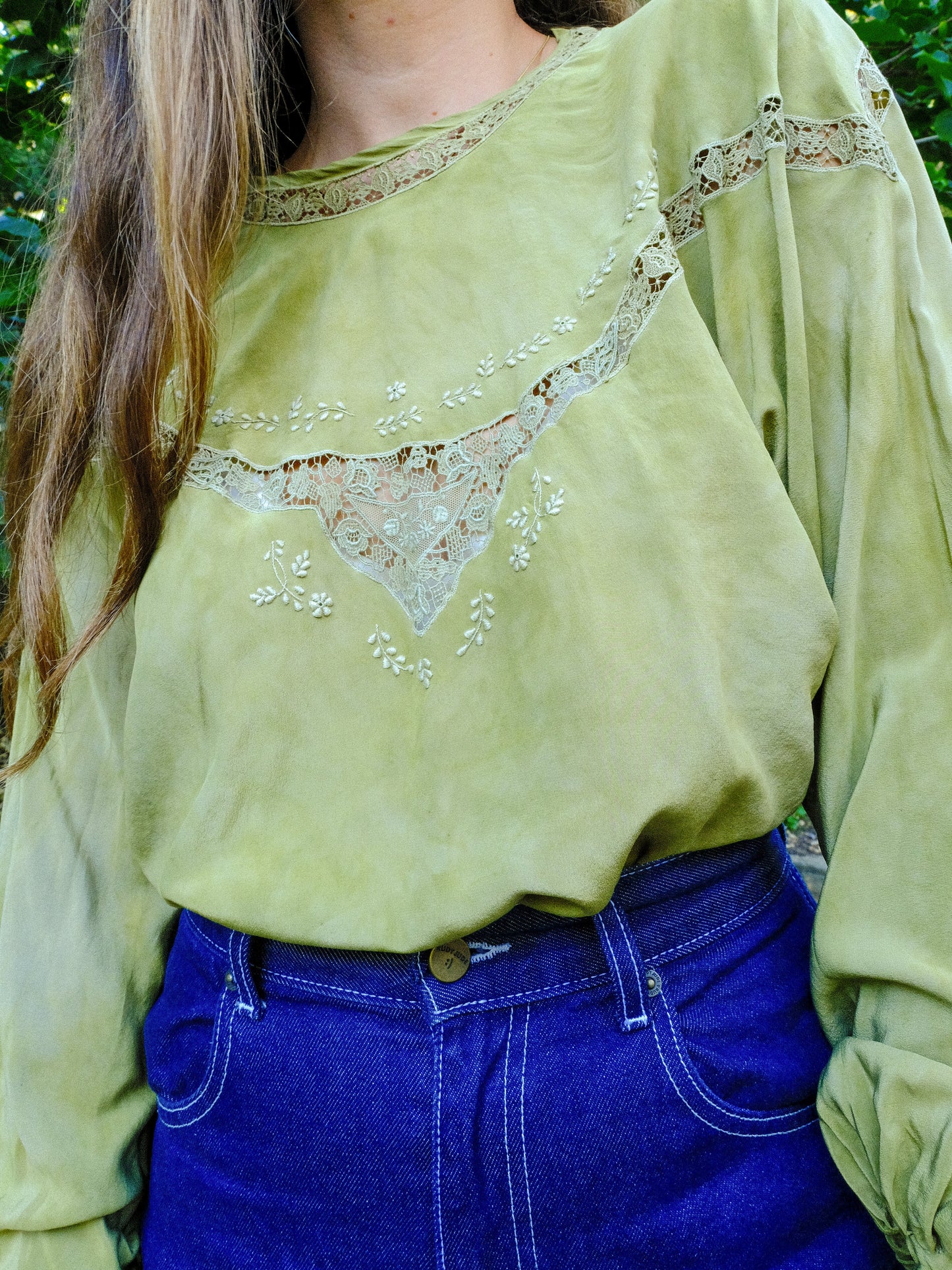 Marigold & Iron Silk Shoulder Seamless Blouse