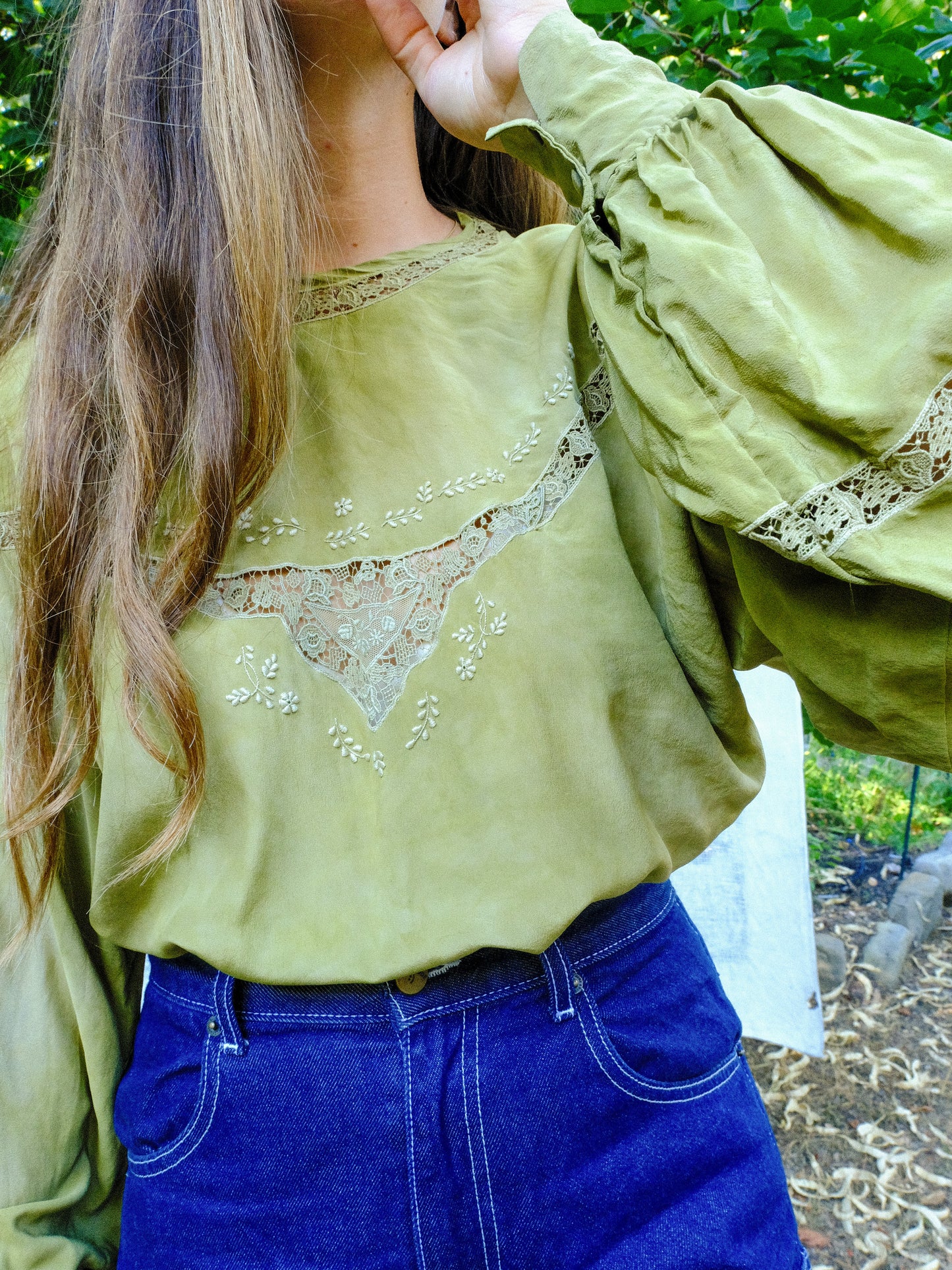 Marigold & Iron Silk Shoulder Seamless Blouse