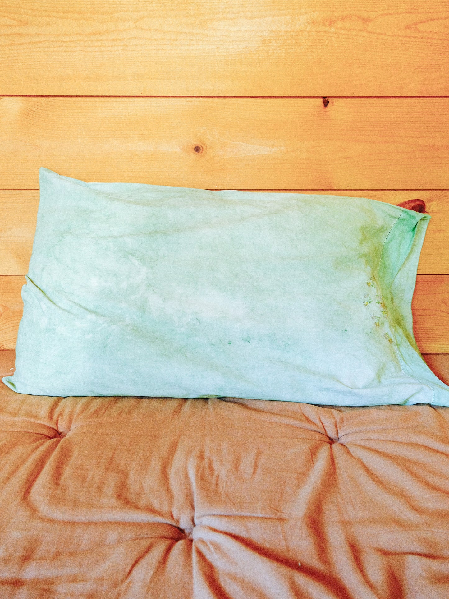 Vintage Chlorophyllin Flower Embroidered Pillowcase