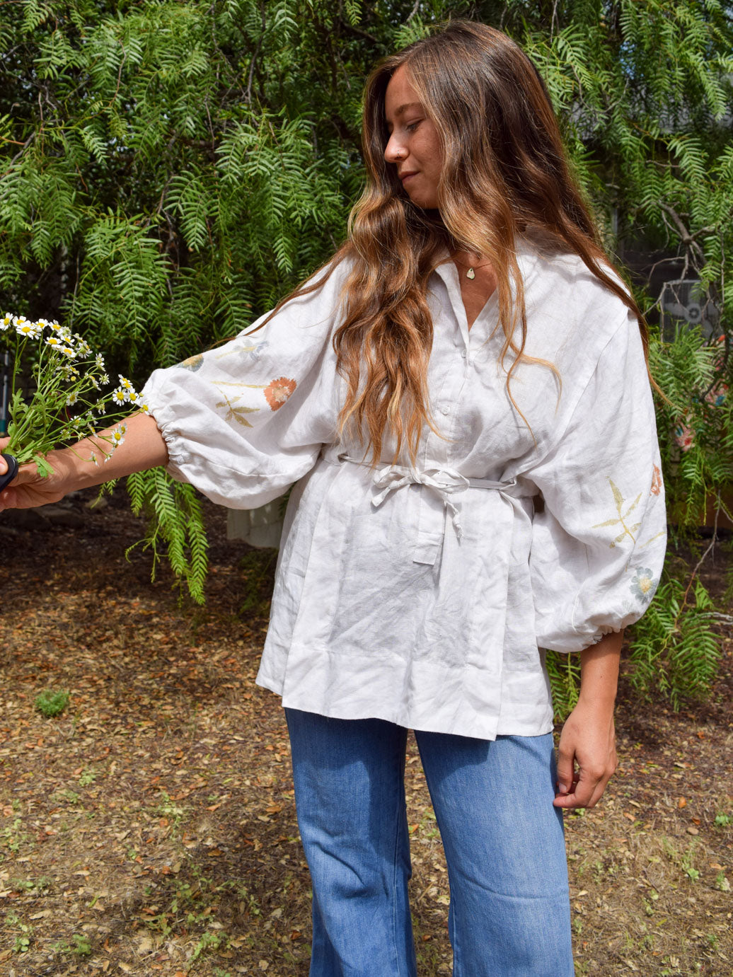 Flower Hammered White Chic Blouse