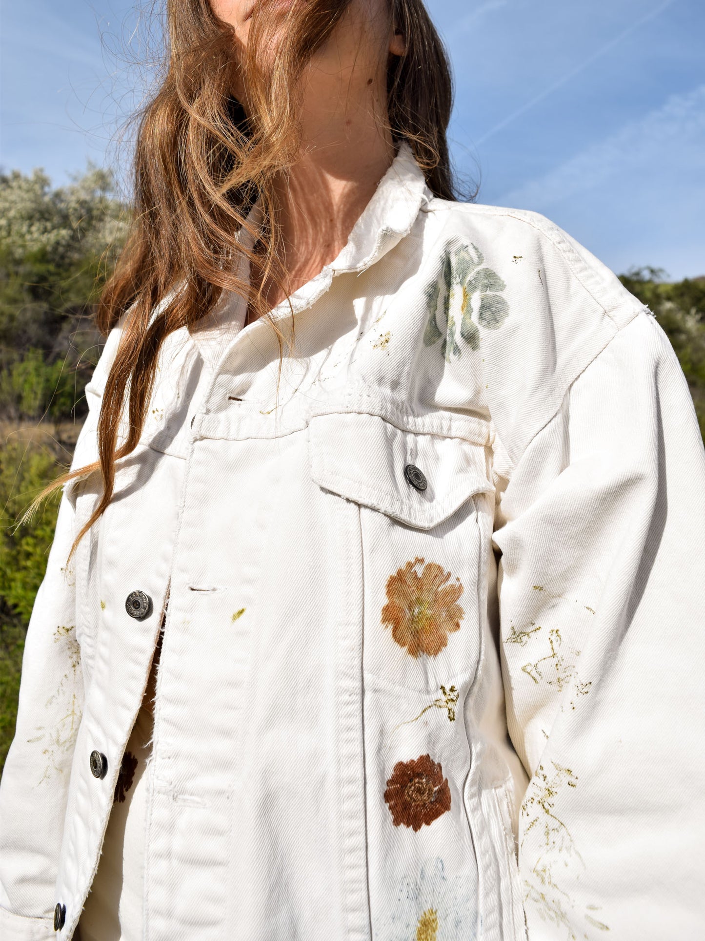 Flower Bundled White Denim Jacket
